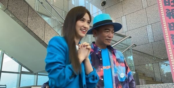 吴宗宪大女儿承认将结婚 爸爸直呼“晴天霹雳”